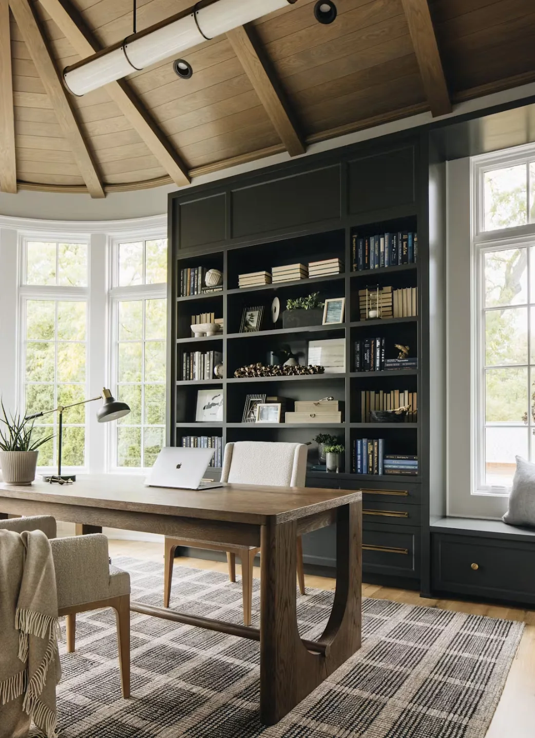 Lakeside Retreat project image 16